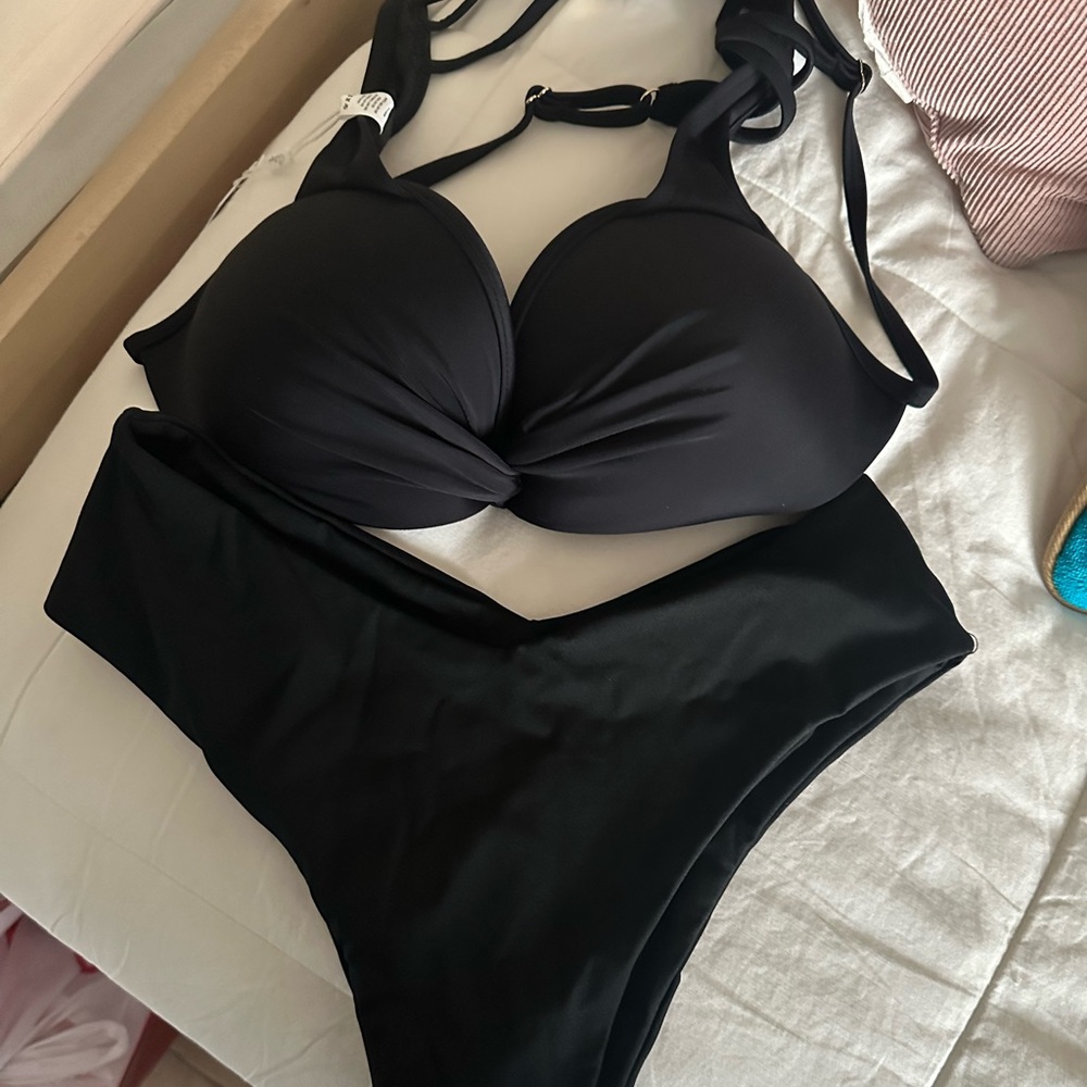 Rioni Classic Black Bikini Set